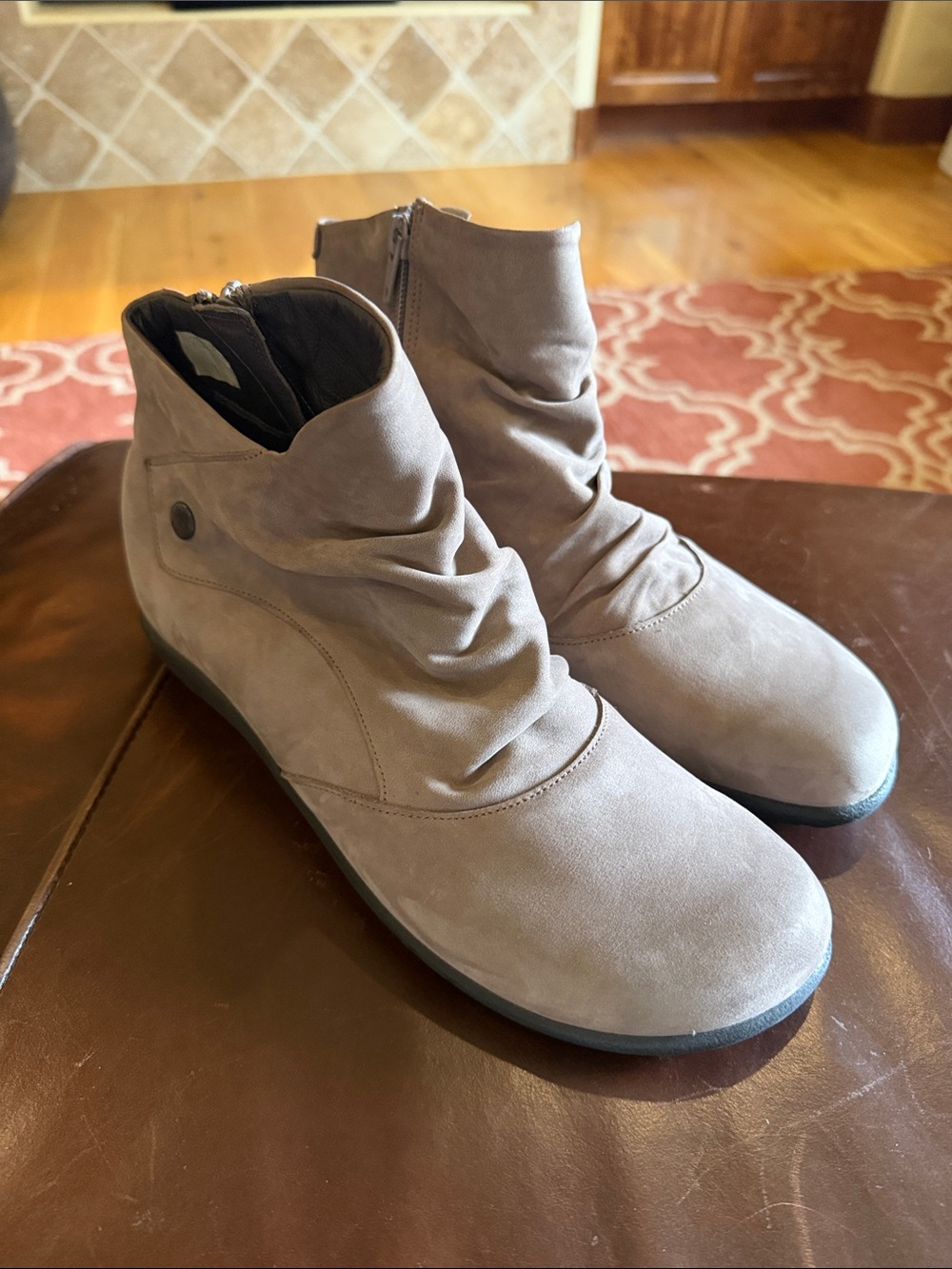 NAOT - New without tag size 40